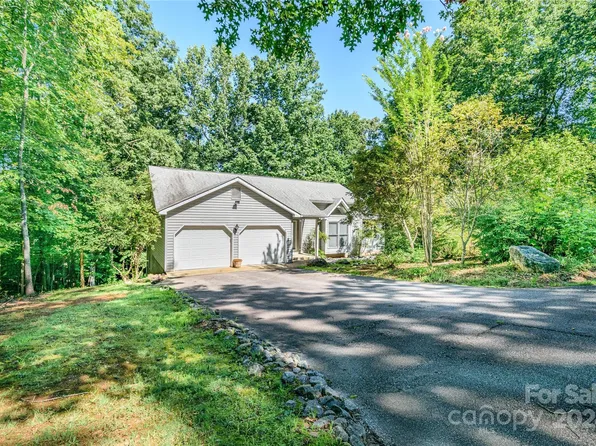 81 Carpenters Ln, Tryon, NC 28782