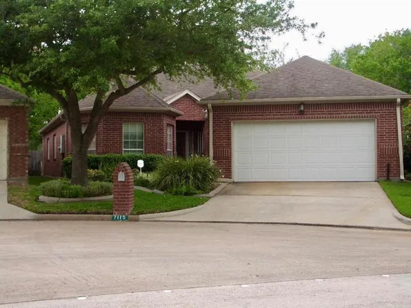 7115 W Hearthstone Green Dr, Houston, TX 77095