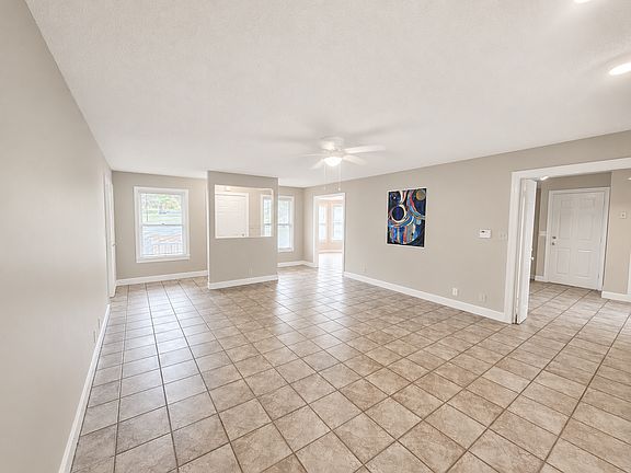 3rd image of 538 Brentwood Cir