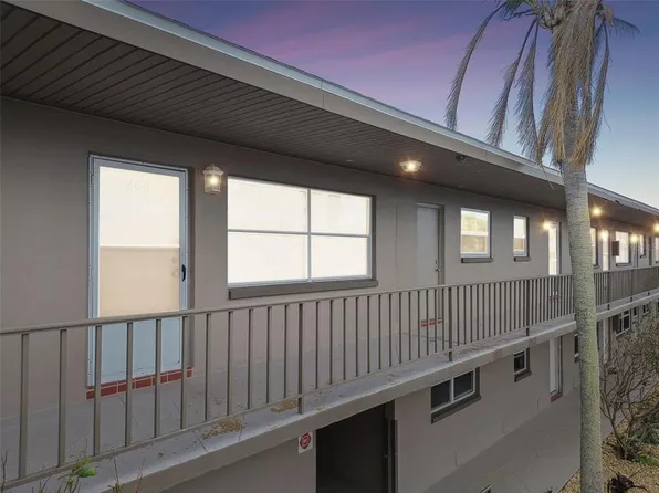 2 Causeway Blvd APT 206, Dunedin, FL 34698