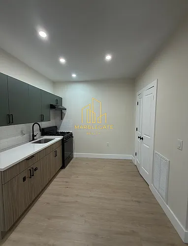 101 W Broadway Photo 1