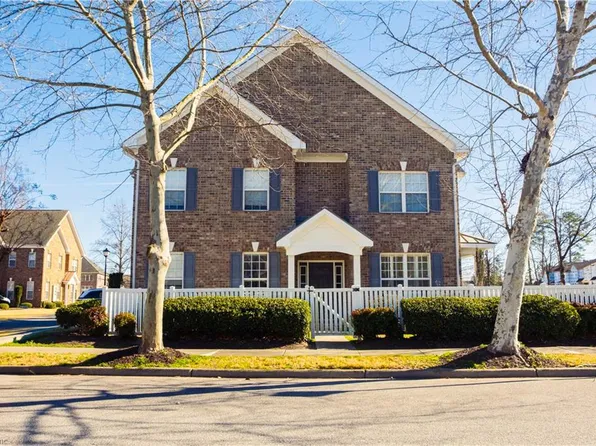 801 Westbrook Ln, Chesapeake, VA 23320