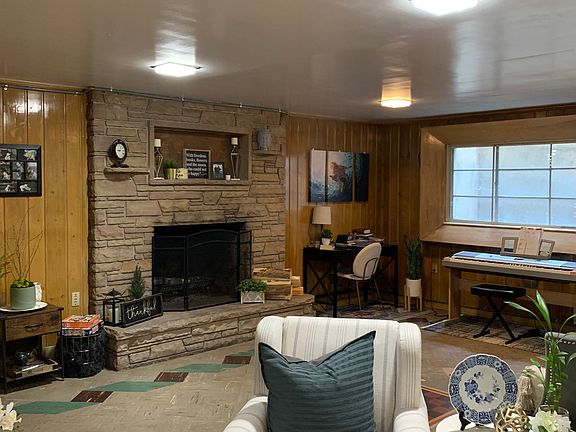 4th image of 1369 E Parkway Ave