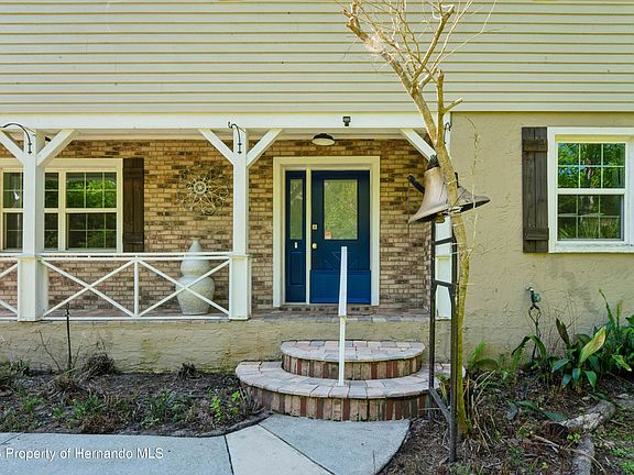 3rd image of 20424 Marguerite Rd