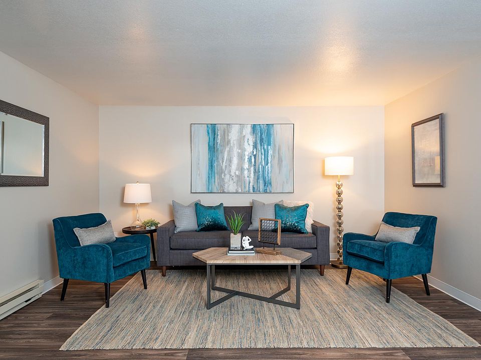 Kings Meadow Apartments ; Troutdale, OR ; Living Room