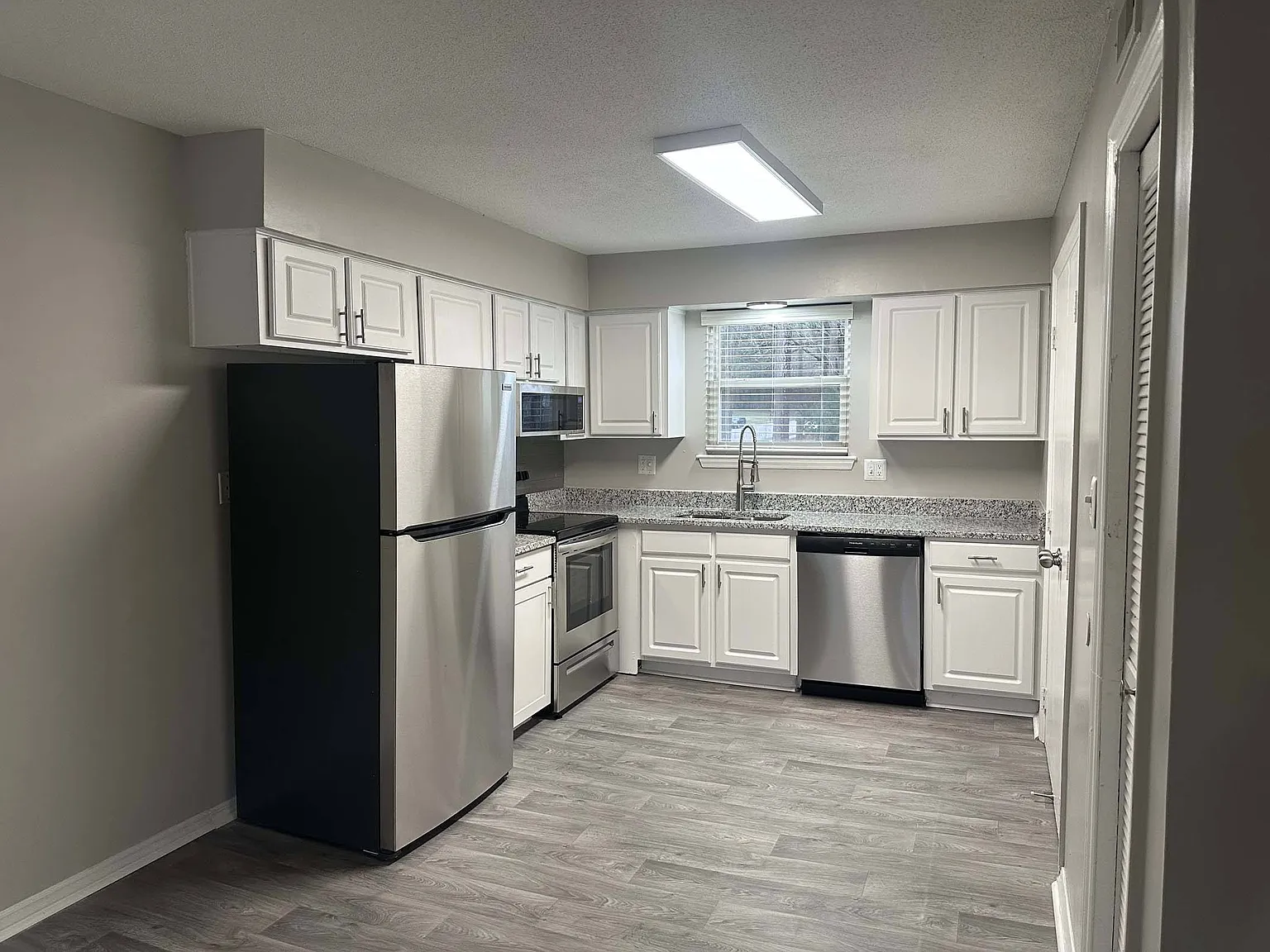 North Oaks Landing — Photo 4