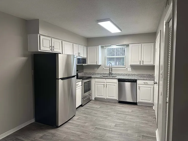 North Oaks Landing — Photo 4