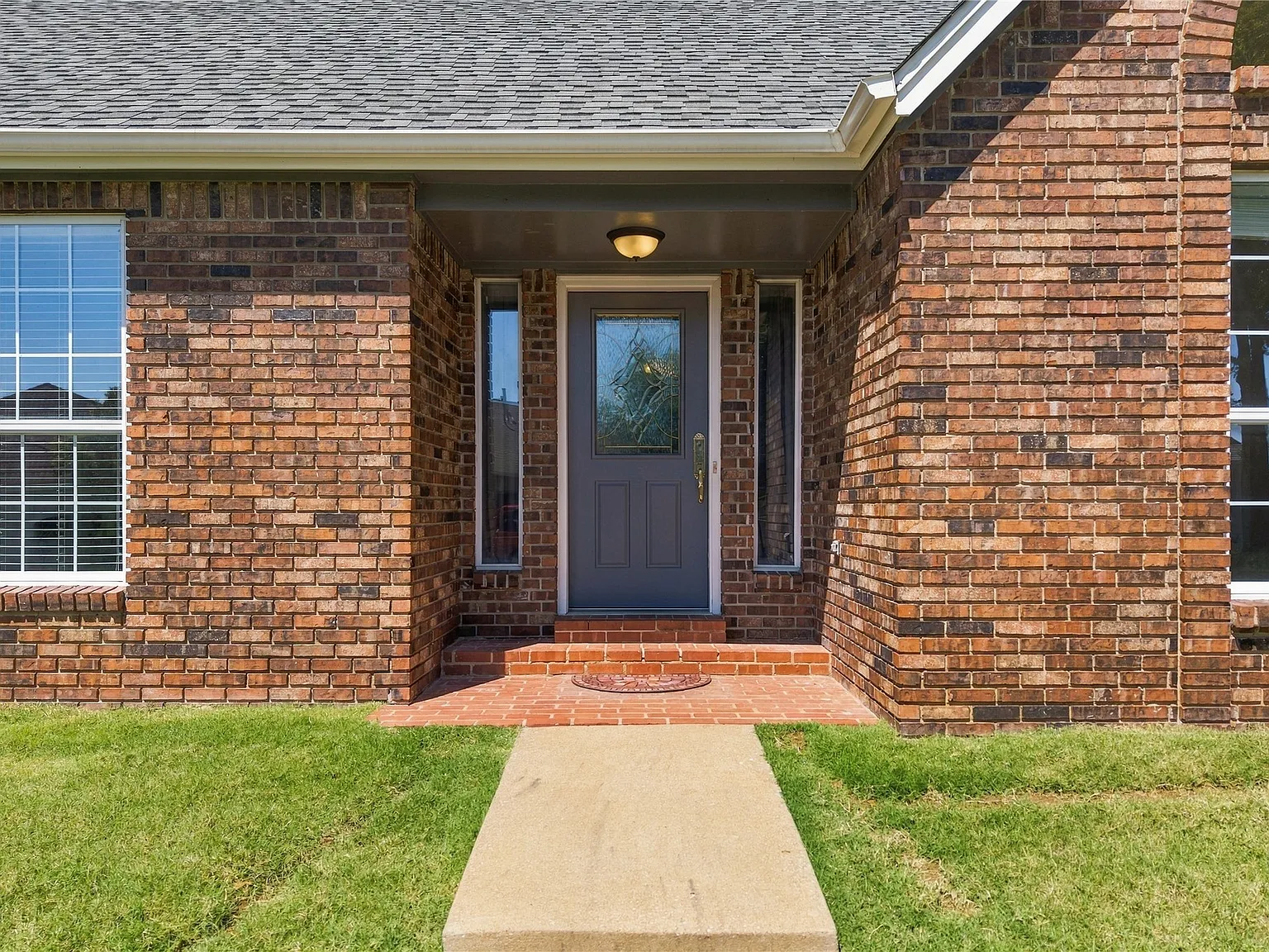 3 bed, 2.5 bath, 2550 sqft, $2,250 — Photo 4