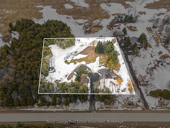 5th image of 475352 County Road 11 Rd