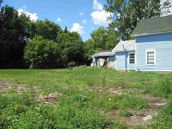 3rd image of 315 Paterson St