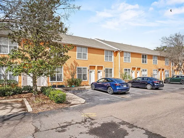 3970 SW 20th Ave APT 903, Gainesville, FL 32607