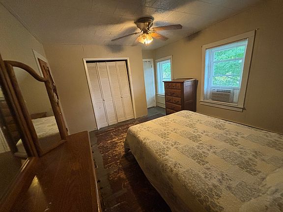 4th image of 123 Lower Welden St