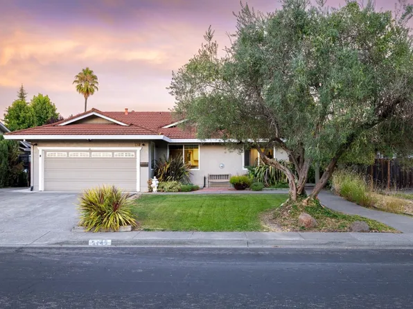 5746 Davis Circle, Rohnert Park, CA 94928