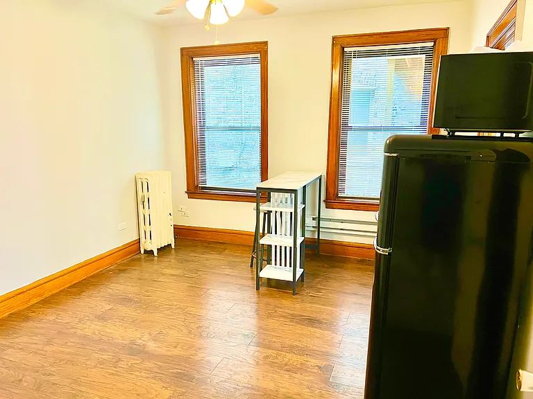 915 W Sheridan Rd #6 — Photo 3