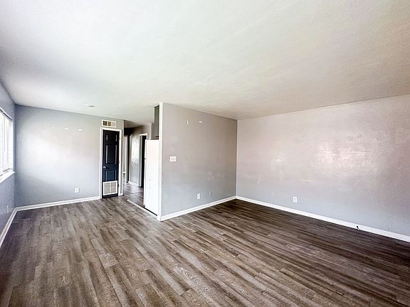 5th image of 2904 S Pennsylvania St APT 6