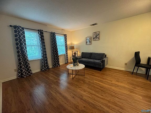 5th image of 2033 Greenwood Pl SW