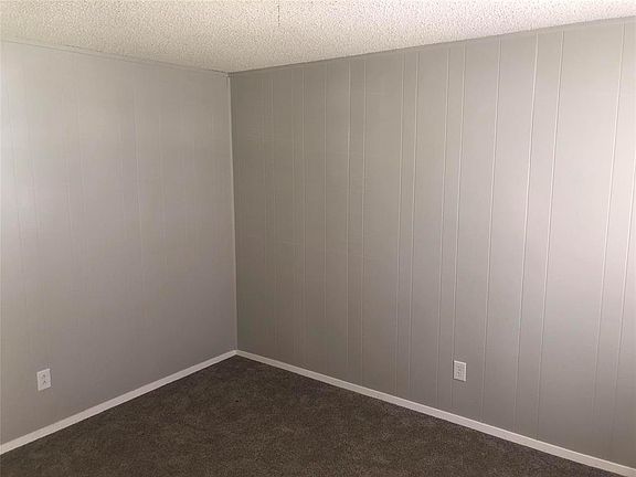 2nd image of 2625 S 39th St