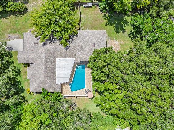 5th image of 1712 Hickory Gate Dr N