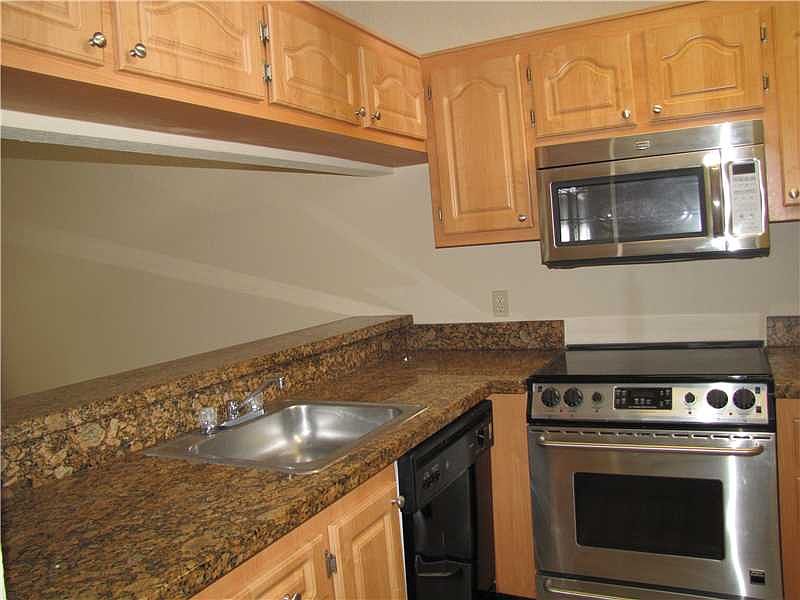 1st image of 1098 The Pointe Dr #1098