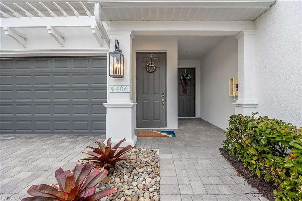 Building Photo - 2555 Seychelles Dr #406