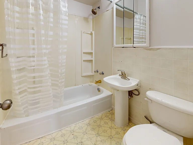 604 Holly — Photo 26