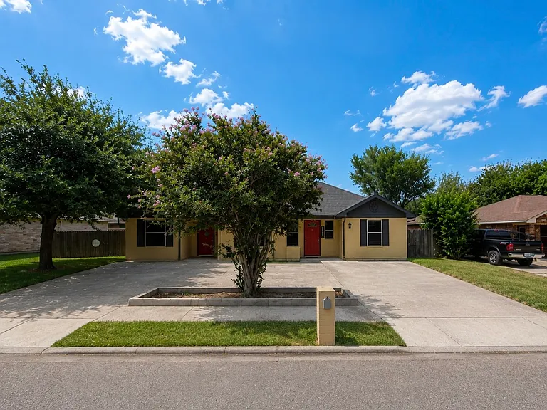 4013 Steffy Dr — Photo 1
