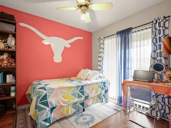 806 W 24th St APT 323, Austin, TX 78705