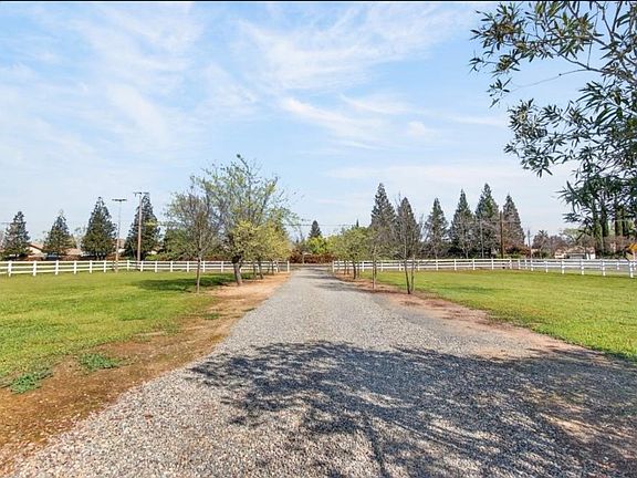 2nd image of 3167 Baseline Rd