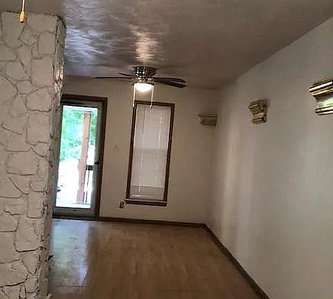 3rd image of 1201 Crosby St