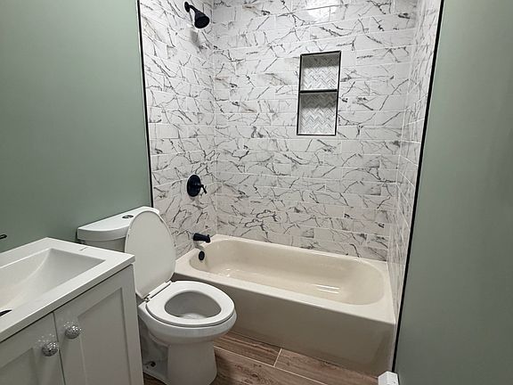 4th image of 429 John St #2R