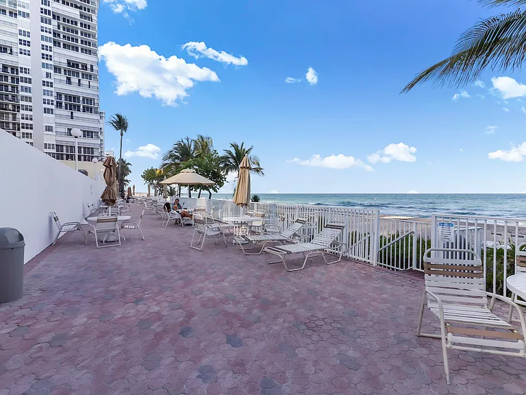 4250 Galt Ocean Dr #12D — Photo 31