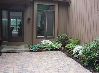 39 Sky Ridge Dr, Rochester, NY 14625