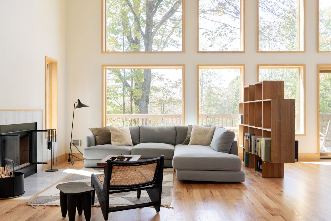 next background image