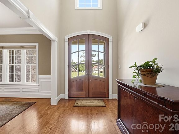 5th image of 146 Orchard Farm Ln
