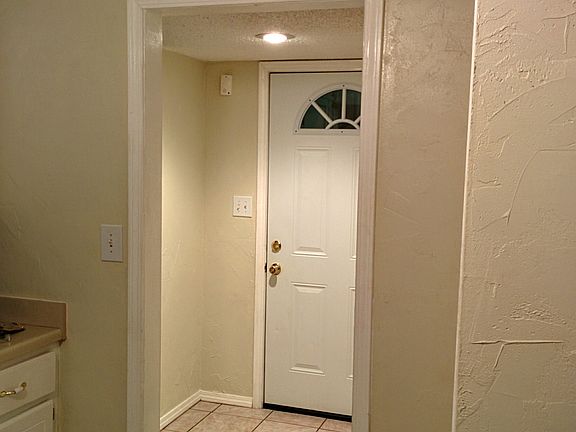 4th image of 1811 E Lindsey St