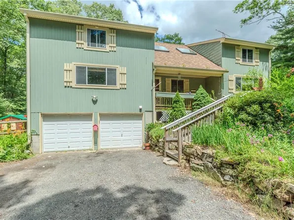 153 Old Plainfield Pike, Foster, RI 02825