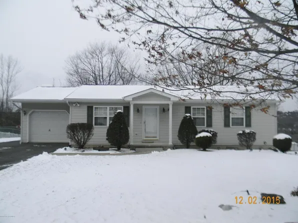 308 Meadowcrest Dr, Trucksville, PA 18708