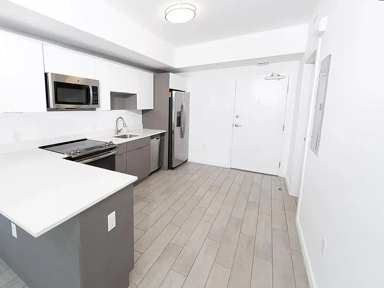 321 NE 26th St #616 — Photo 2
