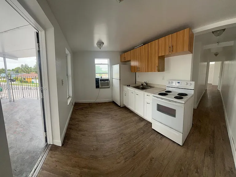 1186 NW 103rd St #2 — Photo 5