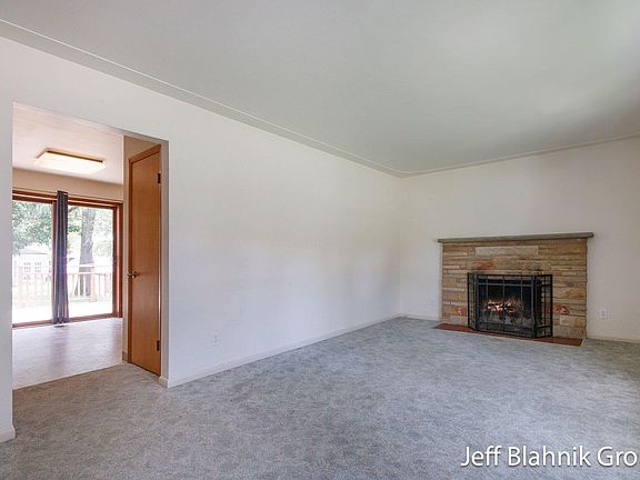 3rd image of 750 Strobel Ave NW
