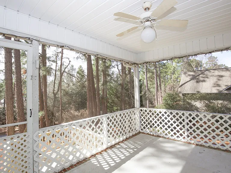 8 Moore Dr — Photo 43
