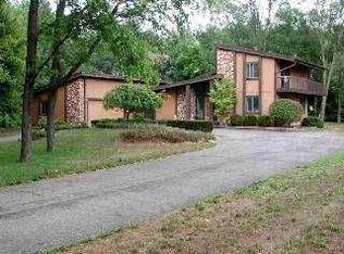 2435 S Crissey Rd, Monclova, OH 43542