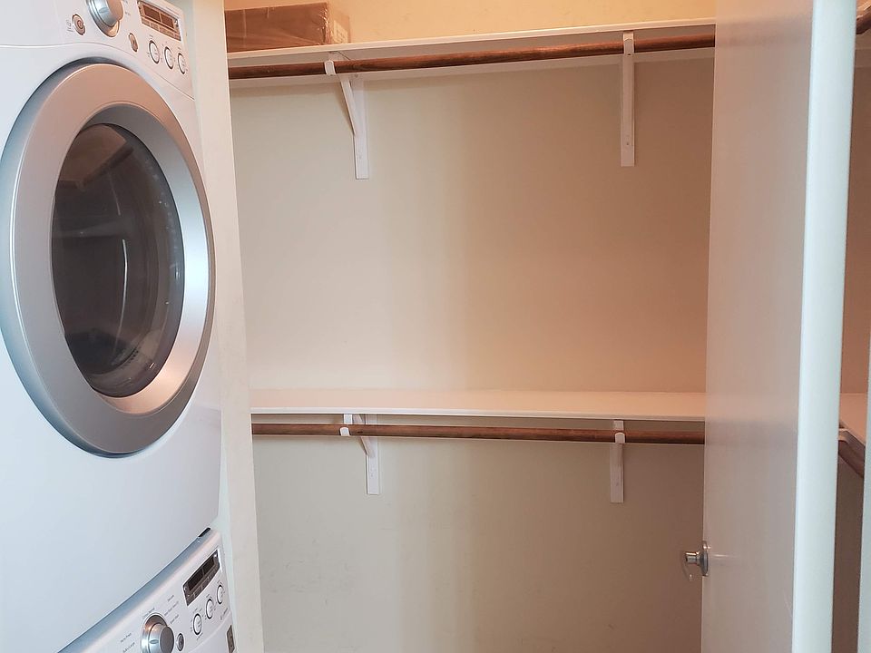 Closet with w/d