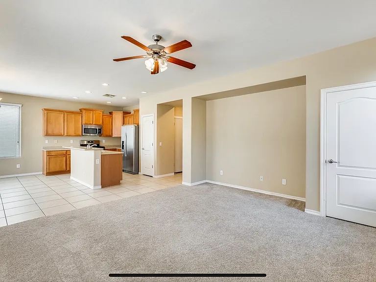 Living room/kitchen/dining area