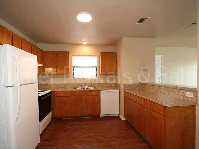 3904D Gus Dr — Photo 7