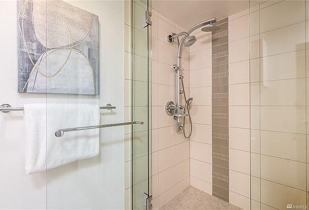 1st image of 10610 NE 9th Pl Unit 405