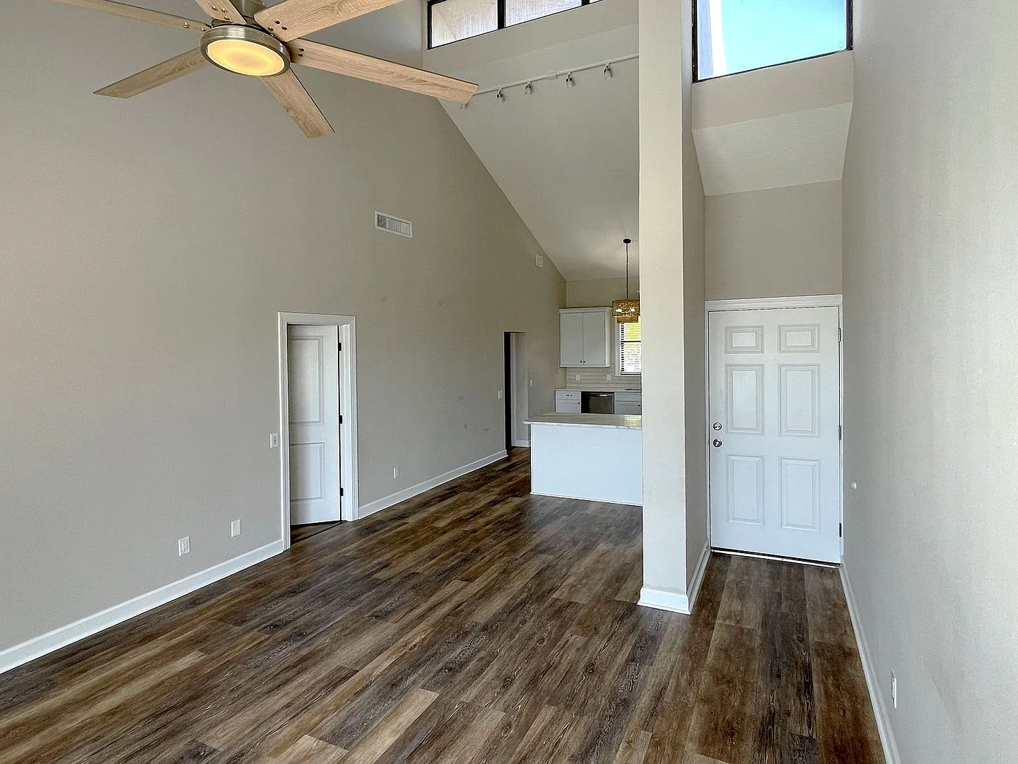 Two-Bedroom Condo for Rent in Winterset — Photo 4