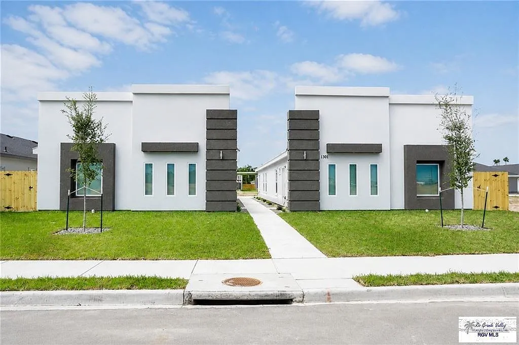2 bed, 2.0 bath, 864 sqft, $1,100 — Photo 1