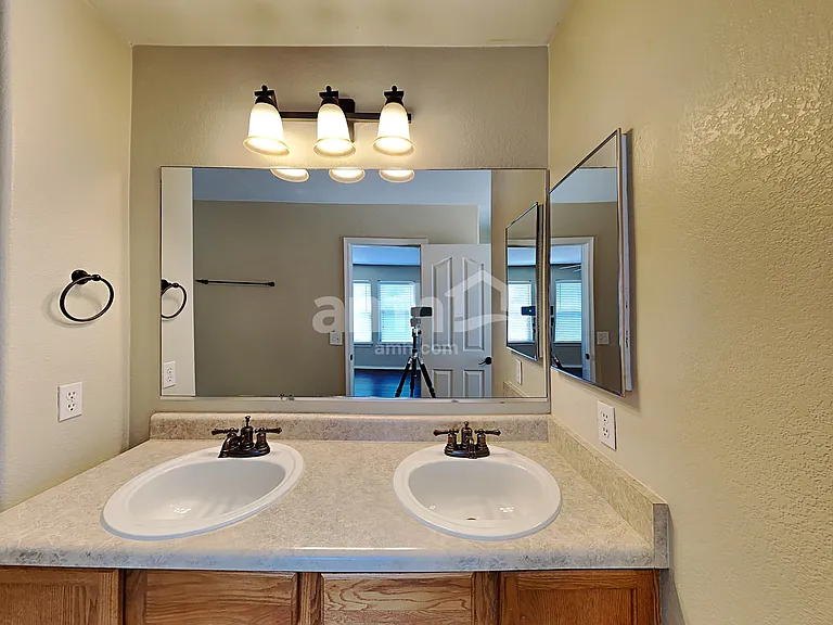 18526 W Valerie Dr — Photo 13