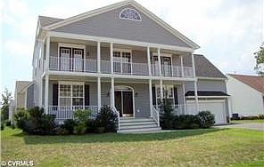 Colonial w/Double Balcony